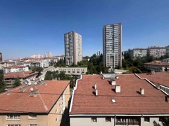 SOKULLU NAKIŞ SOKAK'TA SATILIK 3+1 DAIRE