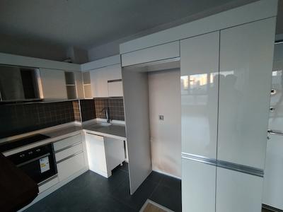 AKIN 688'DE KIRALIK CADDE CEPHELI 1+1 DAIRE