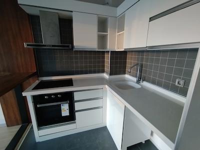 AKIN 688'DE KIRALIK CADDE CEPHELI 1+1 DAIRE