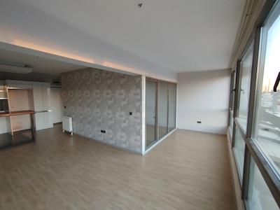 AKIN 688'DE KIRALIK CADDE CEPHELI 1+1 DAIRE