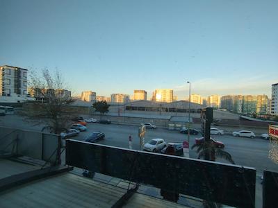 AKIN 688'DE KIRALIK CADDE CEPHELI 1+1 DAIRE