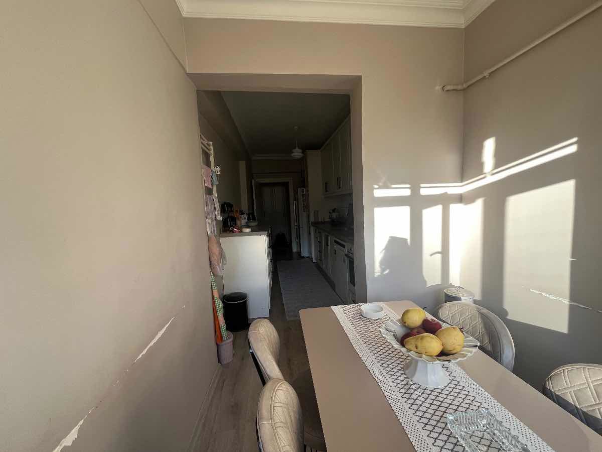 BARIŞ MAHALLESİ OTOBÜS DURAKLARININ ARKASINDA METROBÜSE YÜRÜME MESAFESİNDE SATILIK 3+1  DAİRE