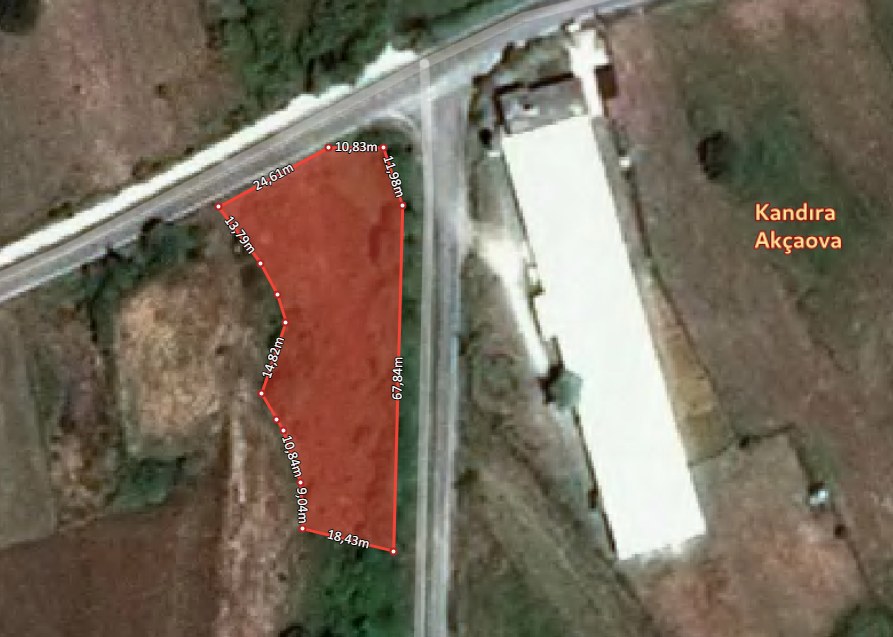 REMAX ÇARŞI'DAN KANDIRA AKÇAOVA DA KÖŞE PARSEL  1854 M2  SATILIK TARLA