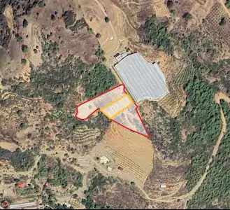 KAHYALAR'DA DENIZ MANZARALI HAFRIYATLI ARAZI