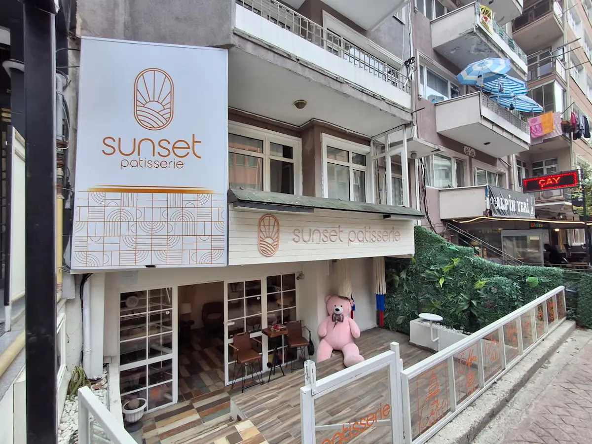 İZMIT KARABAŞ'TA HAZIR KAZANÇLI, DONANIMLI DEVREN KIRALIK KAFE
