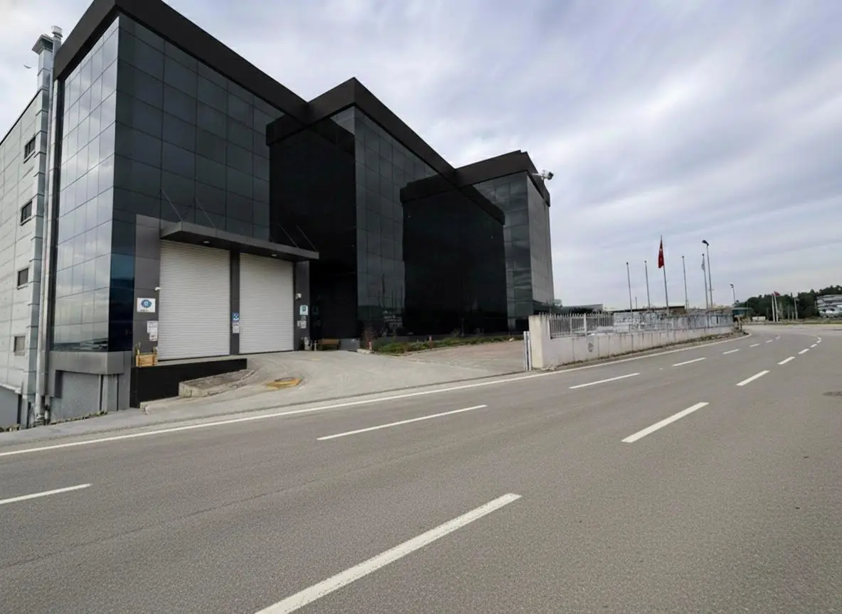 TUZLA ORTA MAHALLEDE 6057 M2 SATILIK FABRIKA