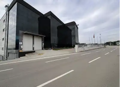 TUZLA ORTA MAHALLEDE 6057 M2 SATILIK FABRIKA