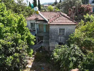 AYDIN KUŞADASI;  KİRAZLI KÖYÜNÜN KALBİNDE, KAÇIRILMAYACAK BİR YAŞAM MİRASI RUHSATLI TAŞ EV & 835 M²