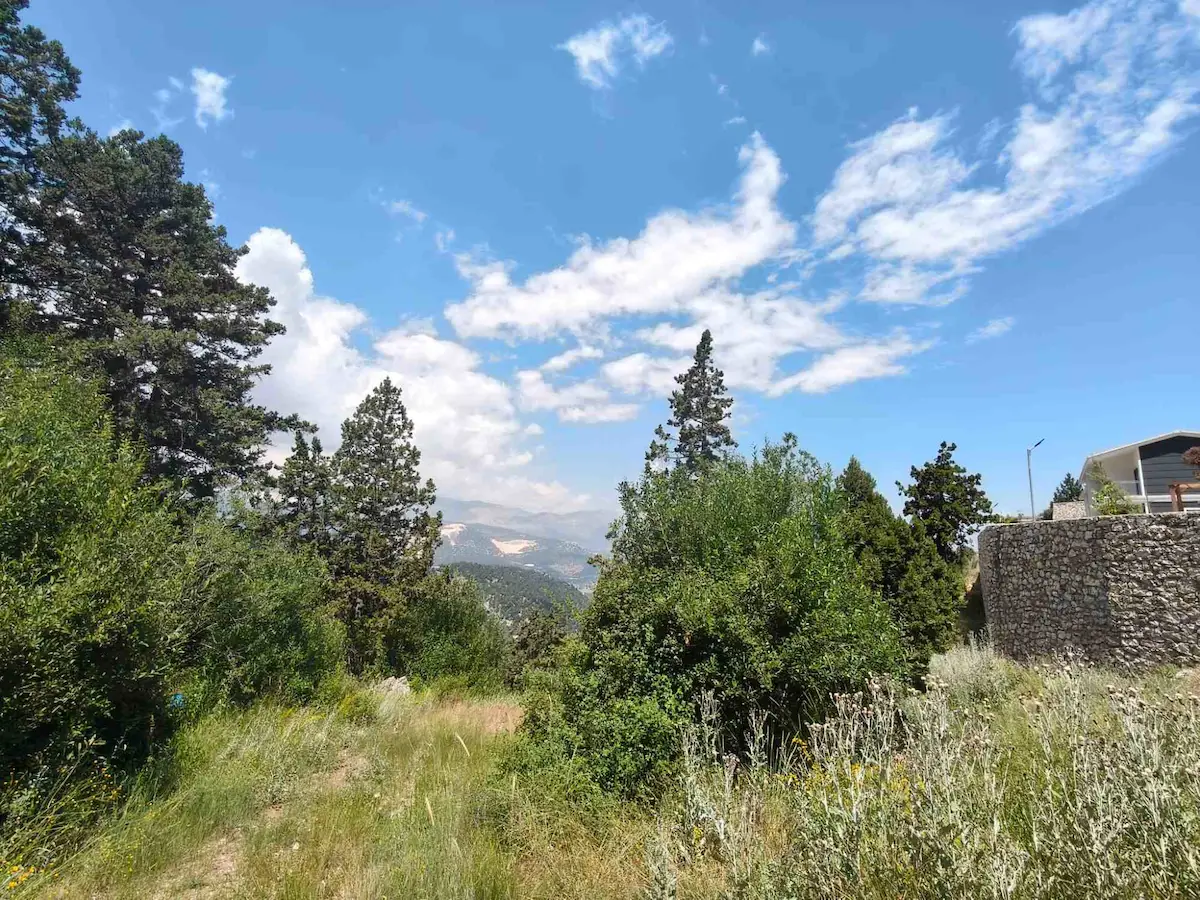 ANTALYA KONYAALTI GEYİKBAYIRI’NDA VİLLA İMARLI 4169 M2 SATILIK ARSA