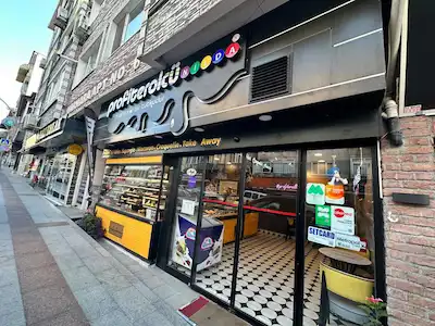 DEĞIRMENDERENIN EN IŞLEK CADDESINDE DEVREN KIRALIK DÜKKAN