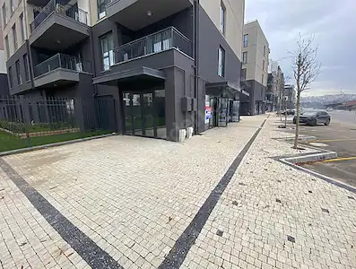 REMAX YAZ'DAN EMLAK KONUT SİTESİ FSM CADDESİNDE KİRALIK İŞ YERİ