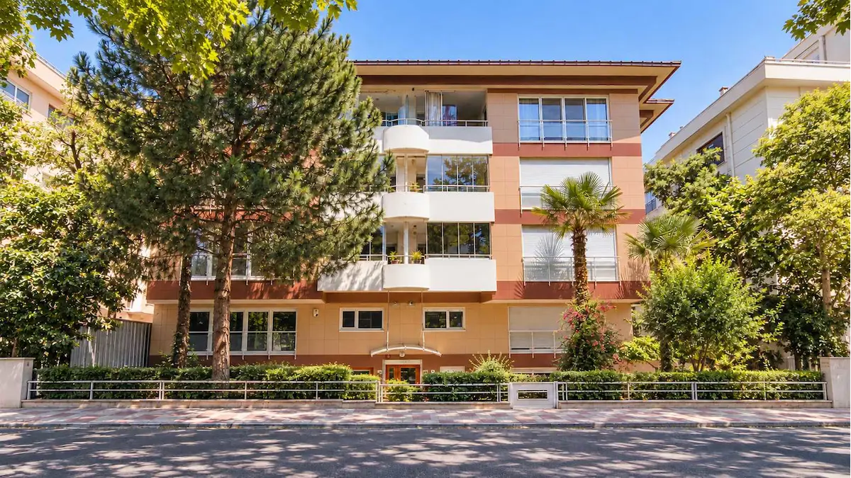BAĞDAT CADDESİ ZARA'YA YAKIN  4+1 | 140 M² NET | 3 CEPHELİ | BOŞ, EŞYASIZ SATILIK DAİRE