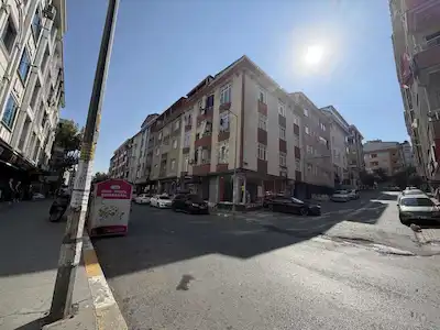REMAX GELİŞİM'DEN CADDE VE KÖŞE KONUMLU 2+1 DAİRE