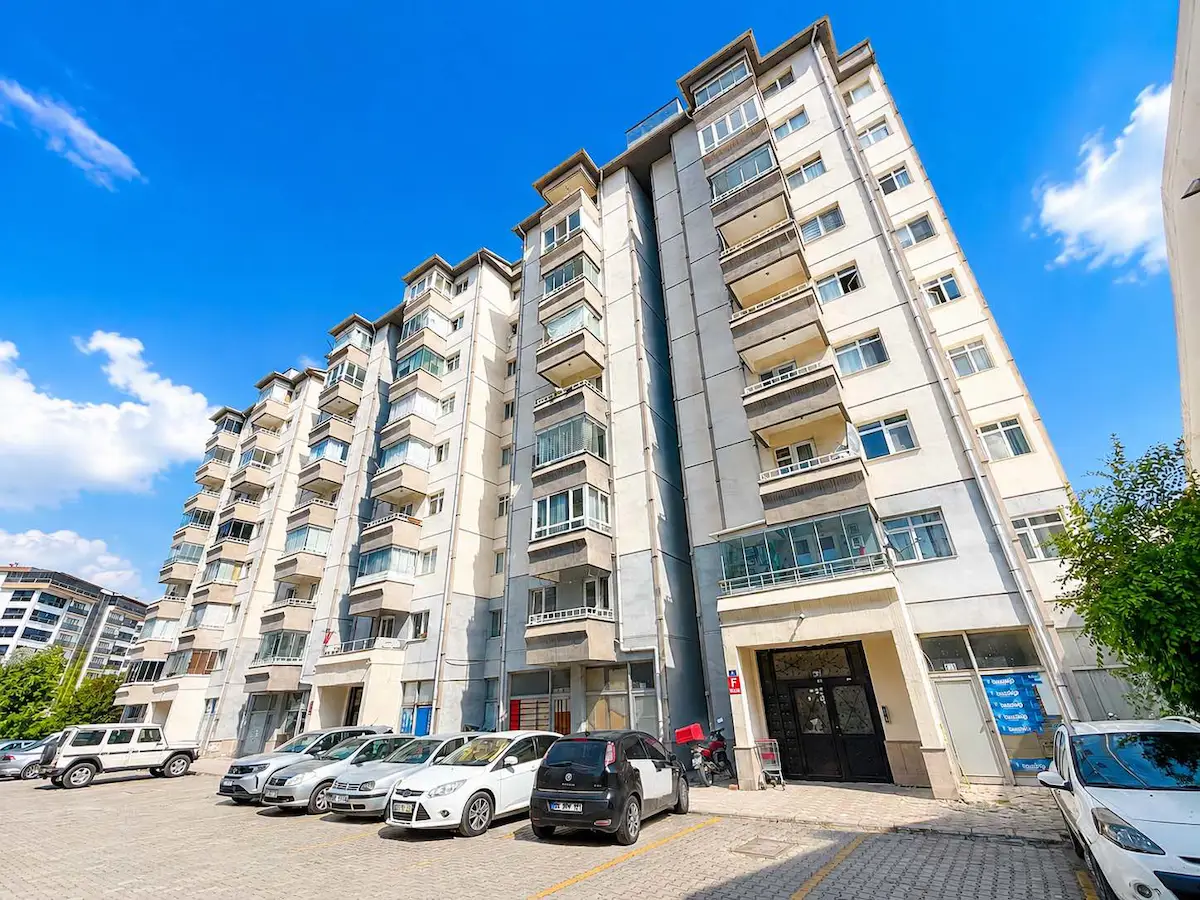 ÇAKIRLAR MAHALLESİ BÜYÜK GÖBEK YAKINI SİTE İÇİ KİRALIK 3+1 DAİRE