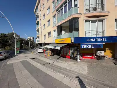REMAX MAHAL’DEN CADDE ÜSTÜNDE SATILIK DÜKKAN 