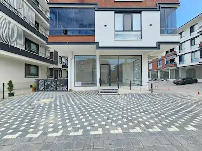 REMAX 'DAN YALOVA MERKEZ KAZIM PATIL CAD. KİRALIK DÜKKAN