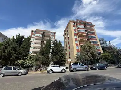 YAKAMOZ SİTESİ’NDE 3+1 | 150 M² BRÜT | 3 CEPHELİ, BALKONLU, KREDİYE UYGUN