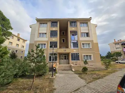 REMAX DEM'DEN TAKASA AÇIK KAVAKYOLU 1.ETAP TOKİ 2+1 SATILK DAİRE