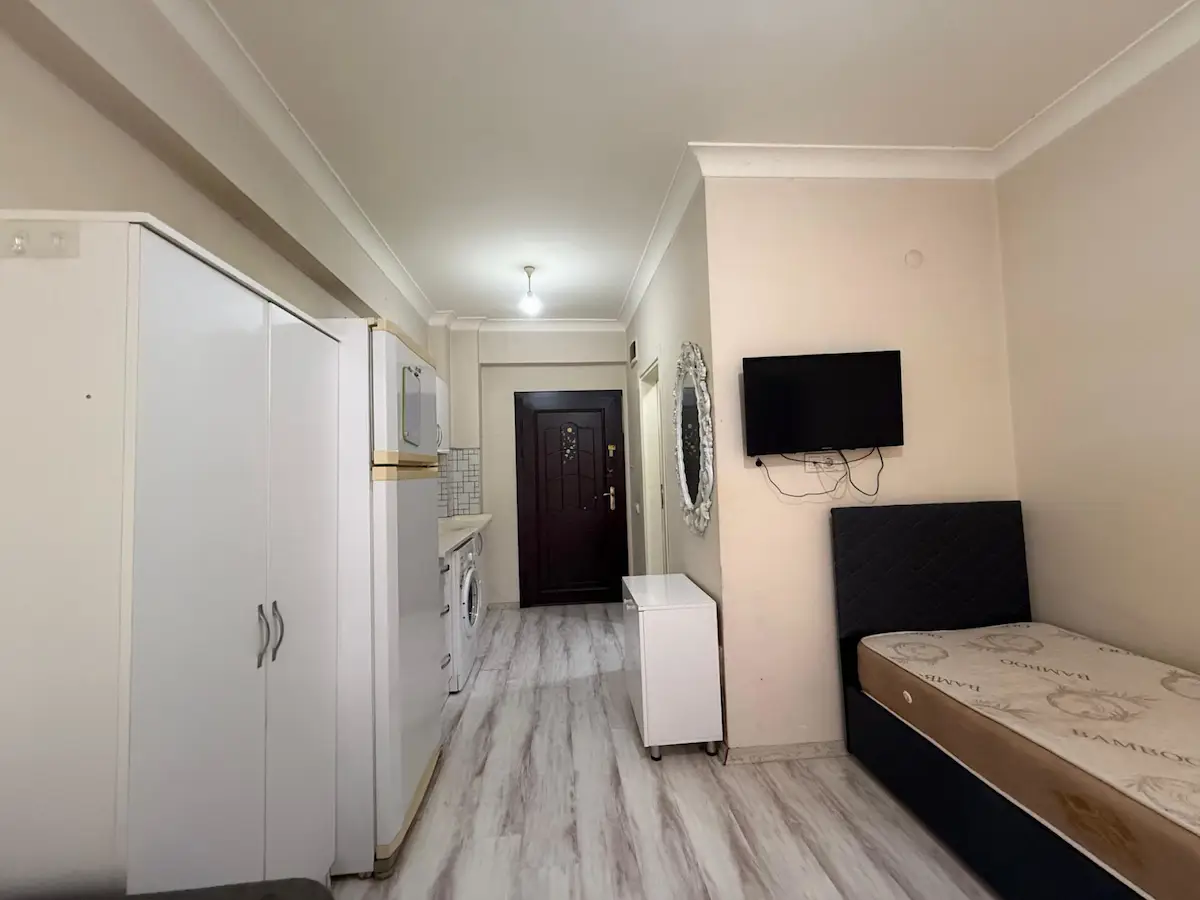 REMAX DESIGN KAMPÜS YOLUNDA KİRALIK 1+0 DAİRE