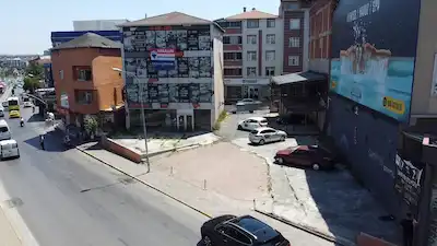 ÜMRANİYE ALEMDAĞ CAD. METROGARDEN AVM YANI 4 KATLI İŞ YERİ