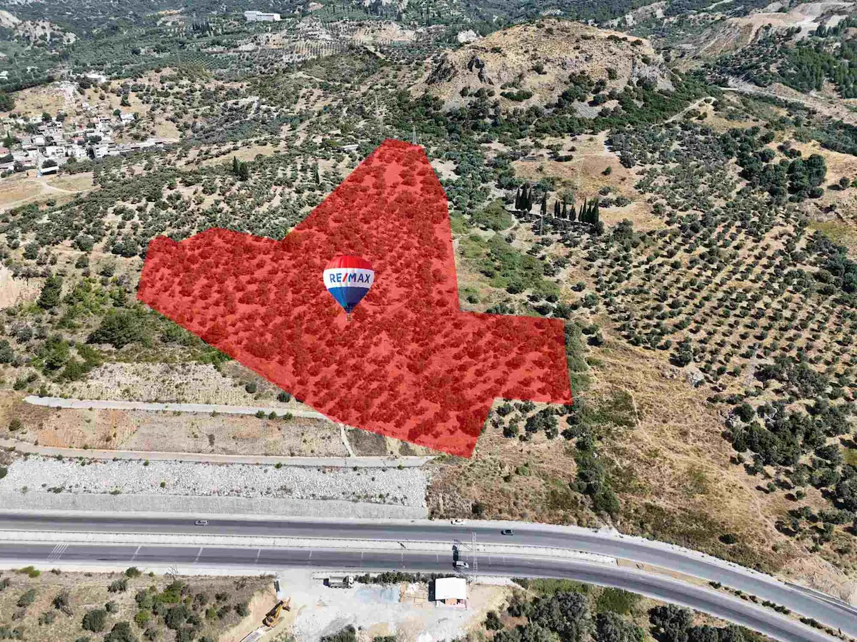 NOVADA KAVŞAĞI'NA 200 M , ŞEHIR VE DOĞA MANZARALI 17.413 M² ZEYTINLIK