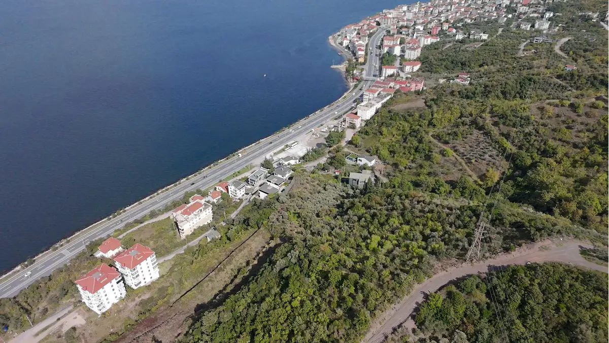 GÖLCÜK HALIDERE DENİZ MANZARALI 4.252 M² KONUT İMARLI ARSA