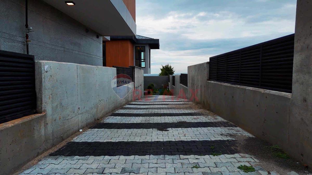 Doğayla İç İçe Lüks: Silivri Ortaköy’de 500 m² Havuzlu, Bahçeli, 4+1 Müstakil Villa