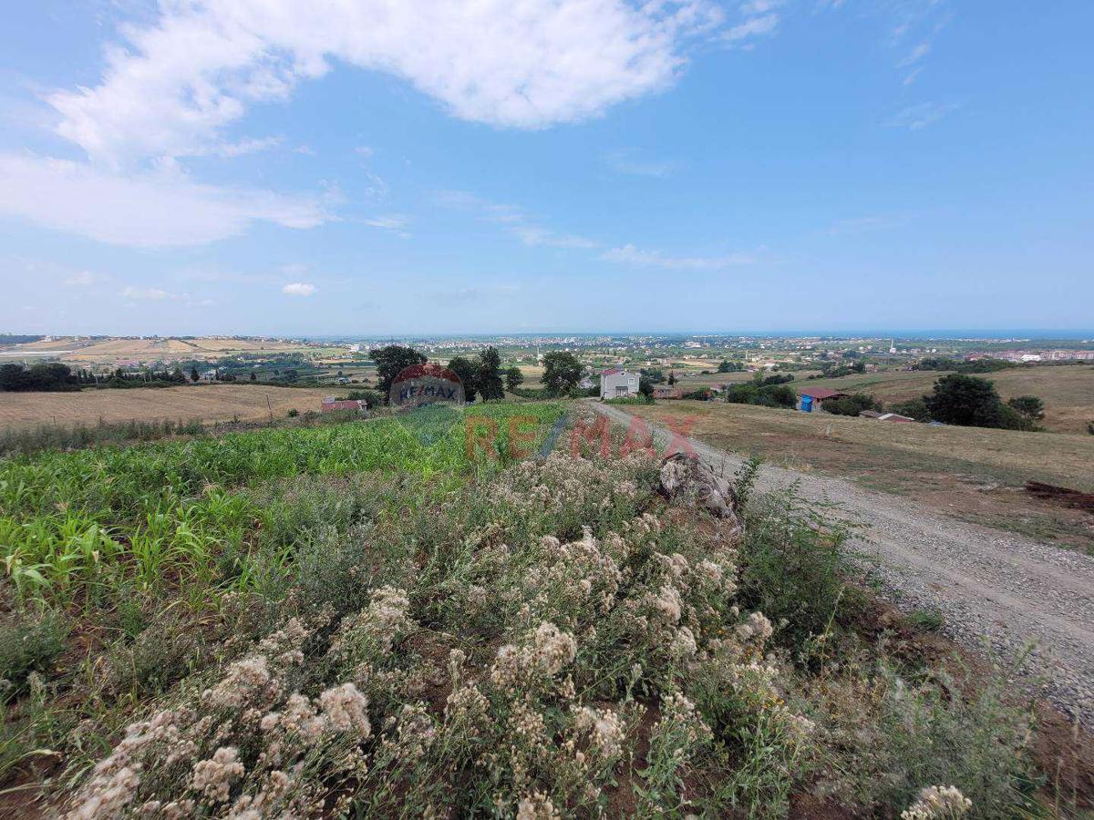 REMAX SEVCAN GÜRLEVİKTEN 19MAYIS YEŞİLOVA DA DENİZ MANZARALI SATILIK ARSA 