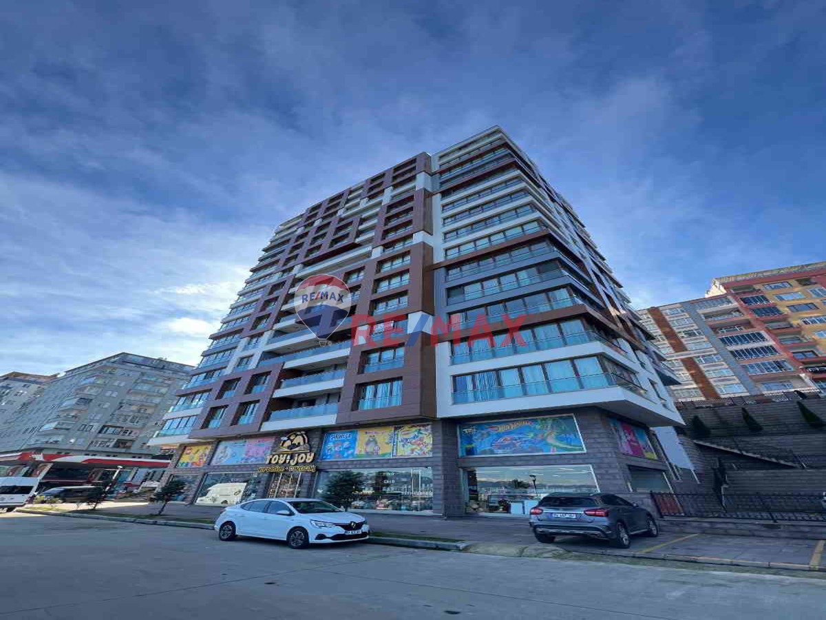 REMAX'DAN STİLL RİZE COMFORT'DA PANOROMİK DENİZ MANZARALI 3+1