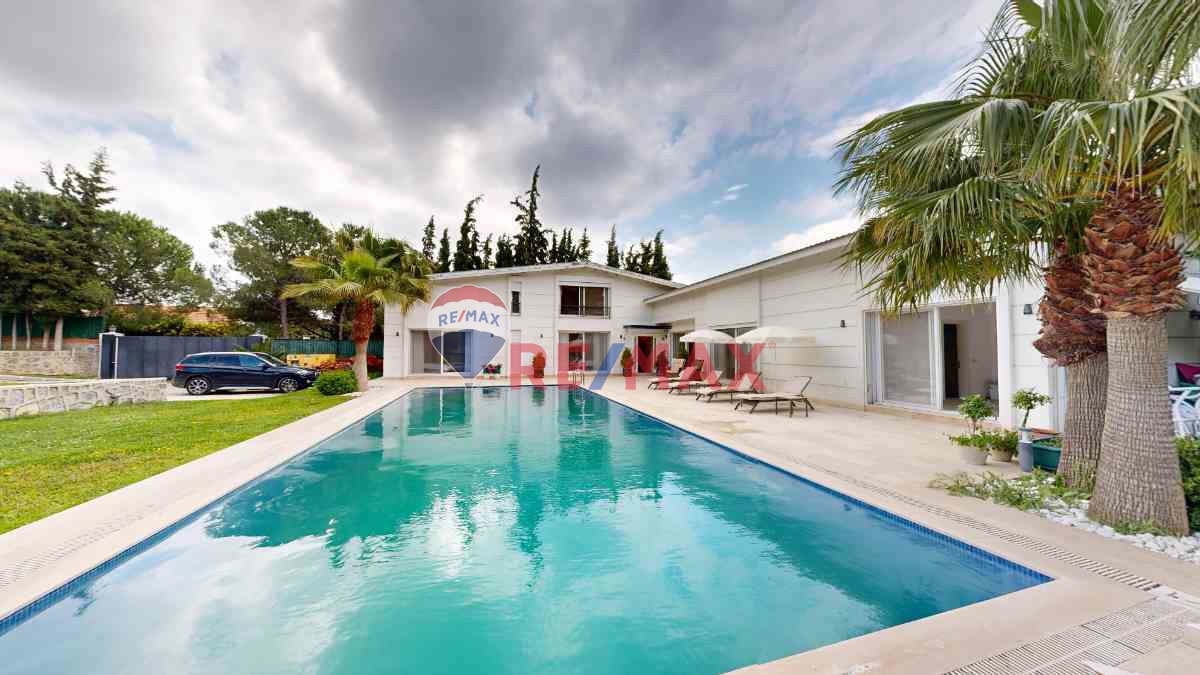 İZMİR URLA YAĞCILAR'DA, MÜSTAKİL HAVUZLU, BAHÇELİ, 4+1 EŞYALI KİRALIK VİLLA