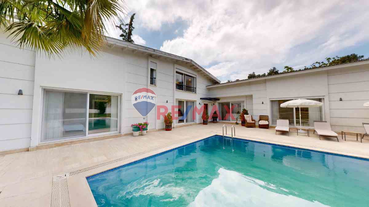 İZMİR URLA YAĞCILAR'DA, MÜSTAKİL HAVUZLU, BAHÇELİ, 4+1 EŞYALI KİRALIK VİLLA