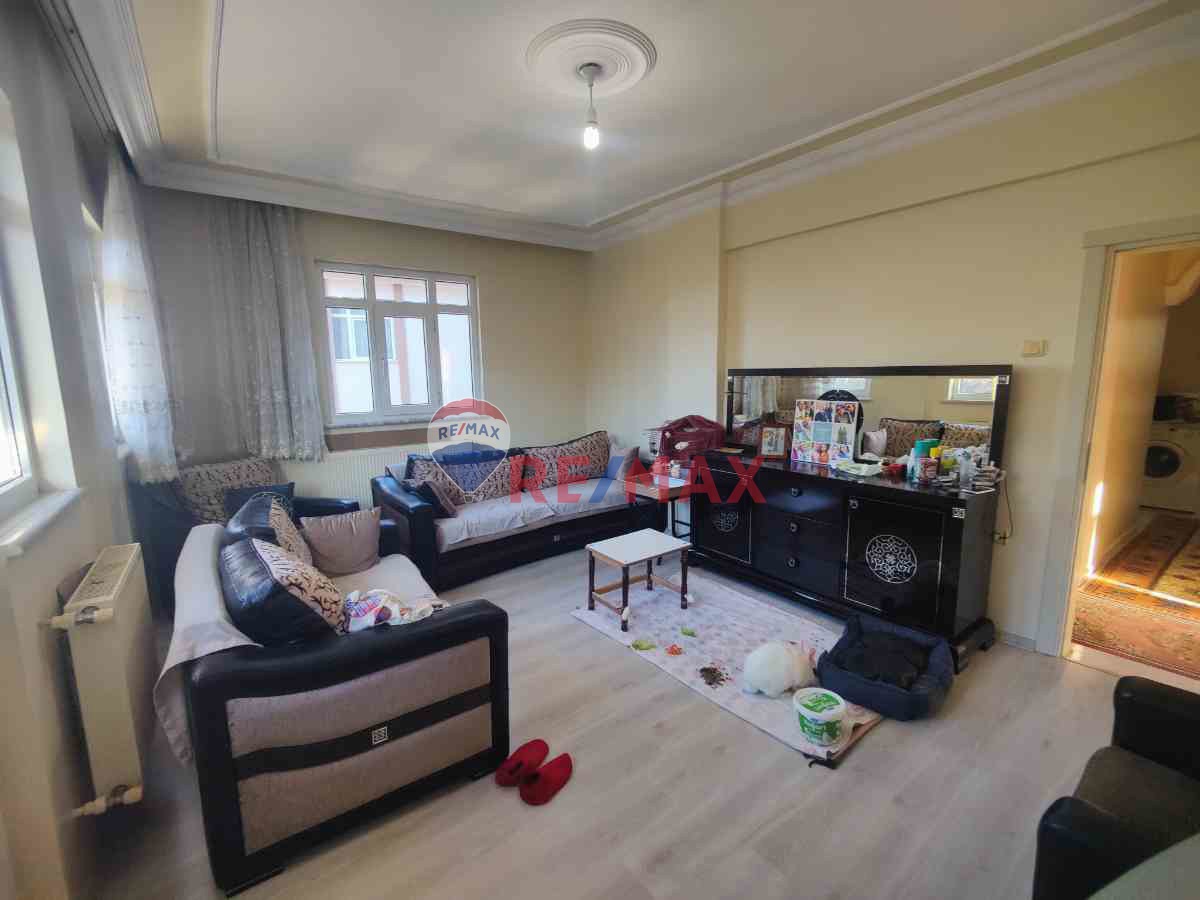 KONAKLAR HAVAALANI KARŞISI KTÜ D VE C KAPISINA YAKIN EŞYALI 3+1