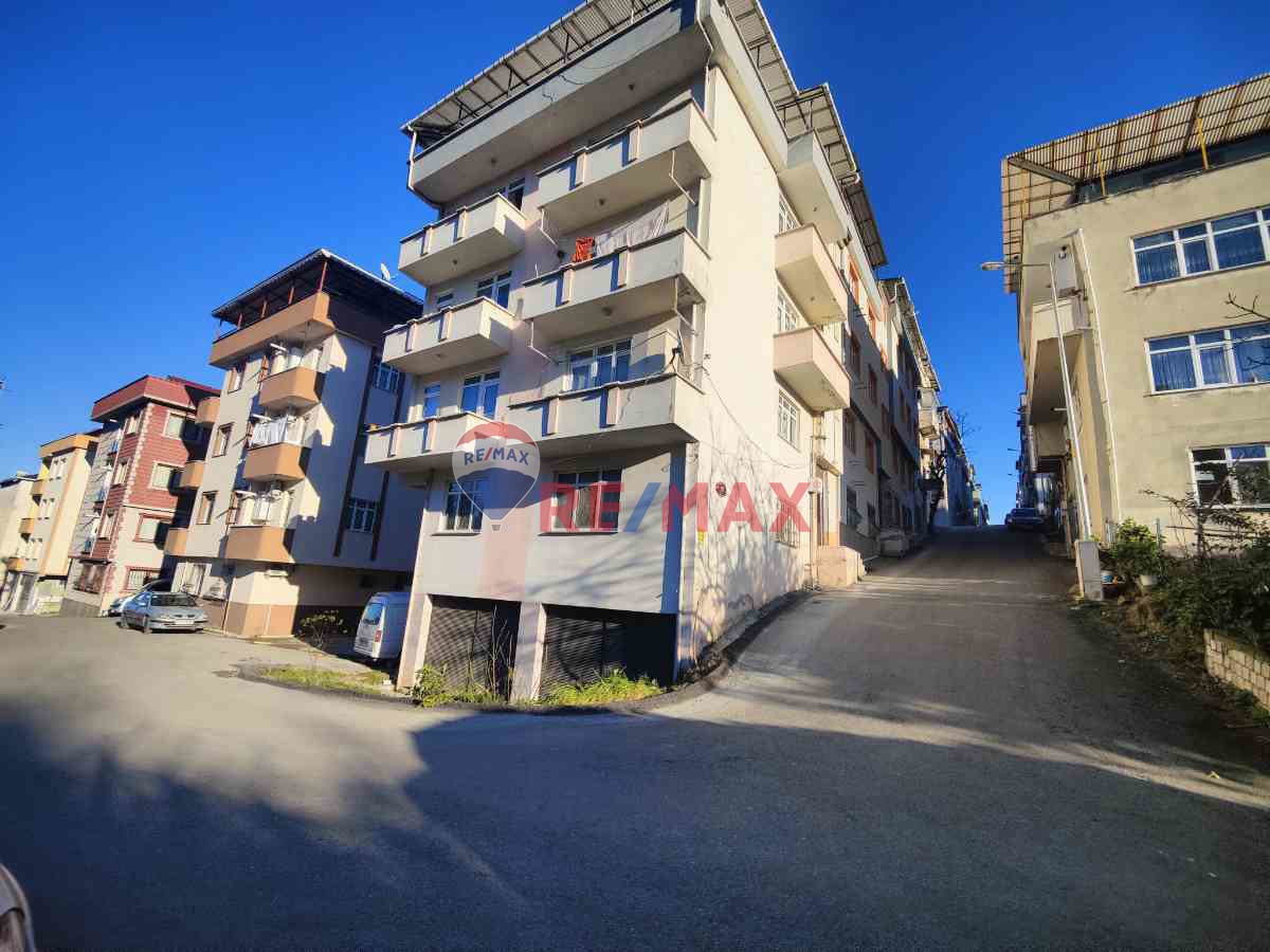 KONAKLAR HAVAALANI KARŞISI KTÜ D VE C KAPISINA YAKIN EŞYALI 3+1