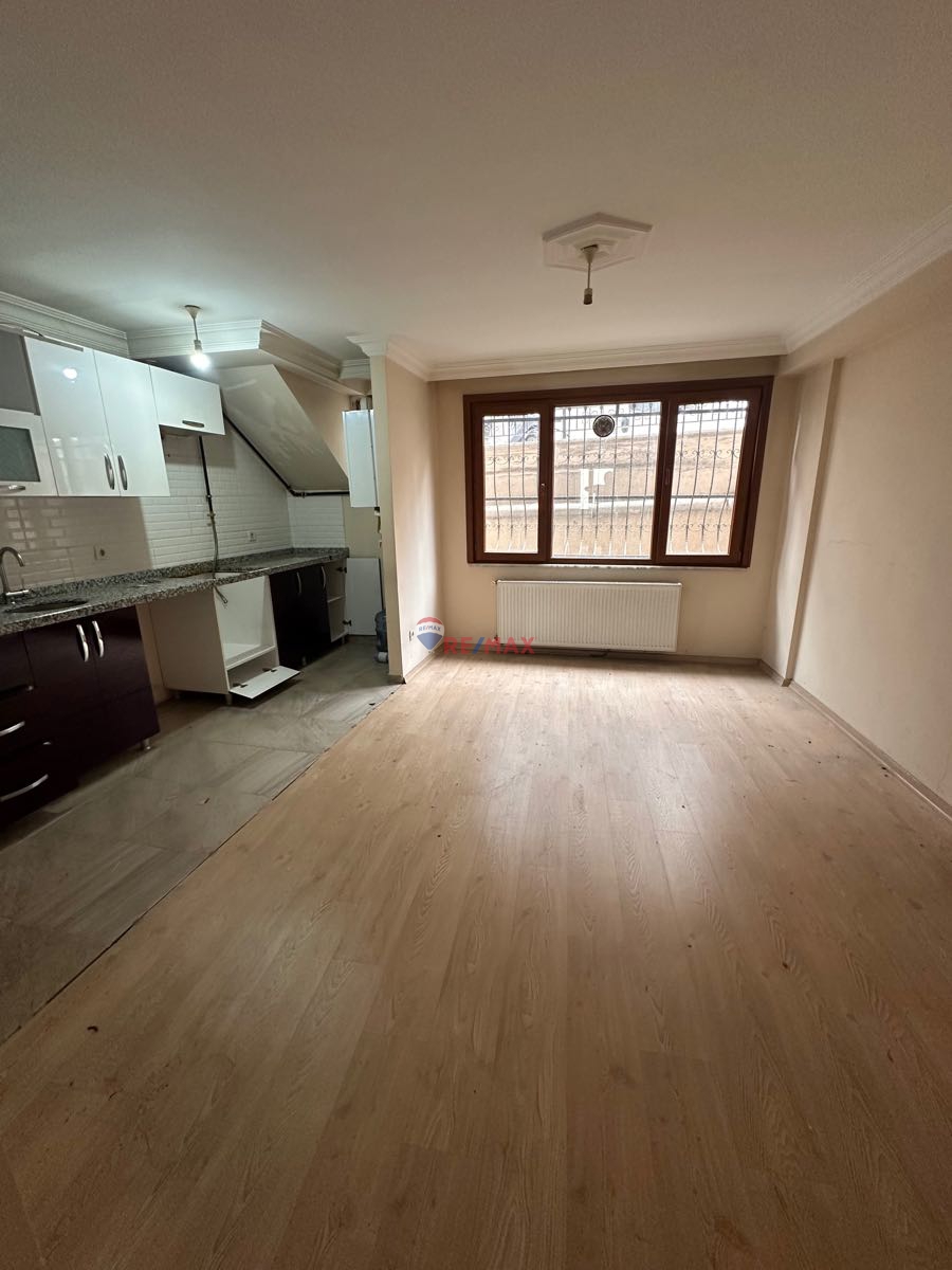 TALATPAŞA KUŞHANE SOKAK’DA 1+1 KİRALIK DAİRE