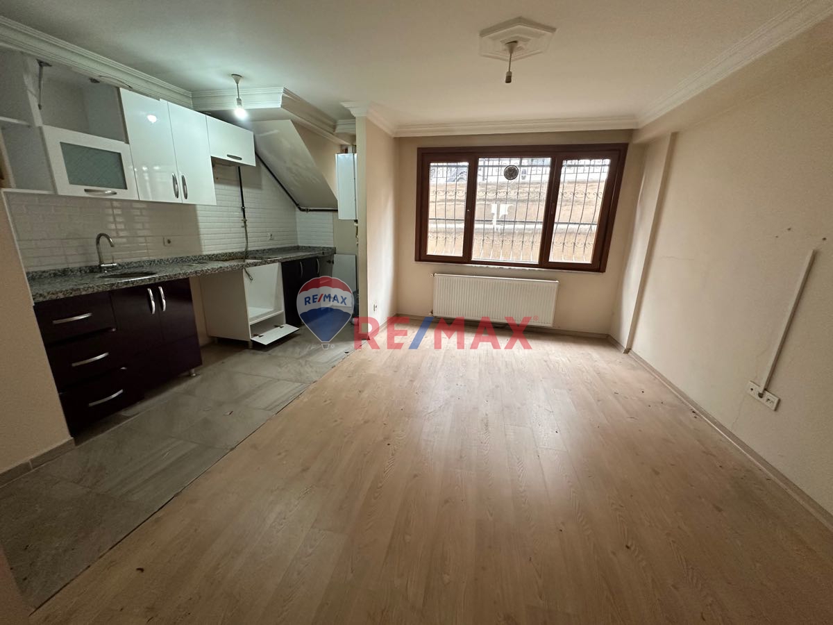 TALATPAŞA KUŞHANE SOKAK’DA 1+1 KİRALIK DAİRE