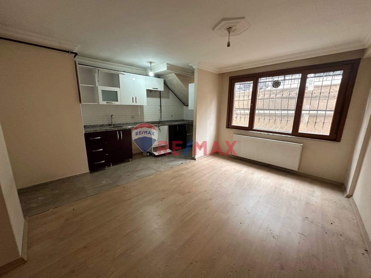 TALATPAŞA KUŞHANE SOKAK’DA 1+1 KİRALIK DAİRE