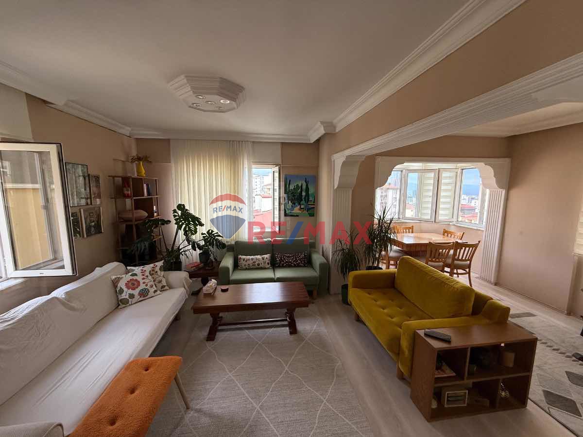 HÜRRIYET MAHALLESI DENIZ VE ADALAR MANZARALI SATILIK DUBLEKS DAIRE