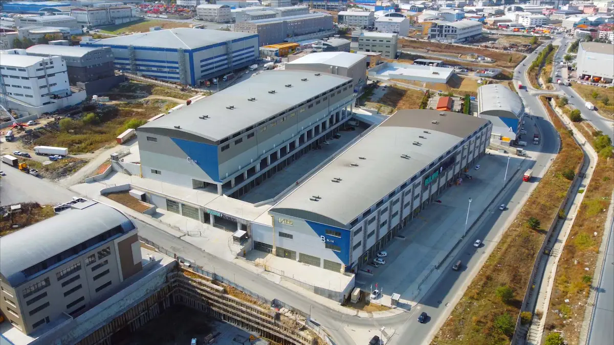ESENYURT AKÇABURGAZ BULVAR 9 SANAYİ SİTESİ KİRALIK İMALATHANE 3