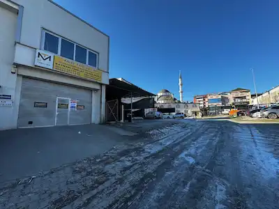 MODERN SANAYI SITESINDE YEŞILTEPE CAMI KARŞISI 275 M² DÜKKAN