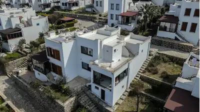 YALIKAVAKTA MUHTEŞEM DENİZ MANZARALI SİTE İÇİNDE 4+1 MÜSTAKİL VİLLA