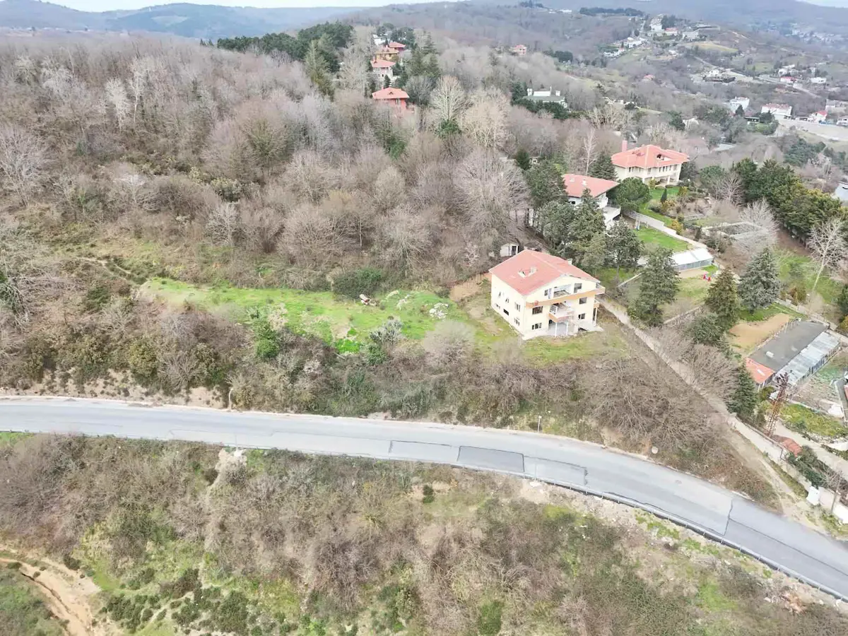 MAHMUTŞEVKET PAŞA 'DA SATILIK 5570 M2 ARSA İÇINDE MÜSTAKIL EV