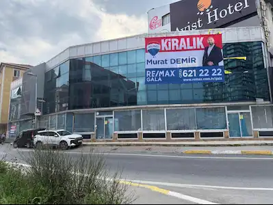 AVCILAR E-5 ÜZERINDE KÖŞE PARSEL 680 M² TABELA DEĞERI EŞSIZ KİRALIK KOMPLE BINA