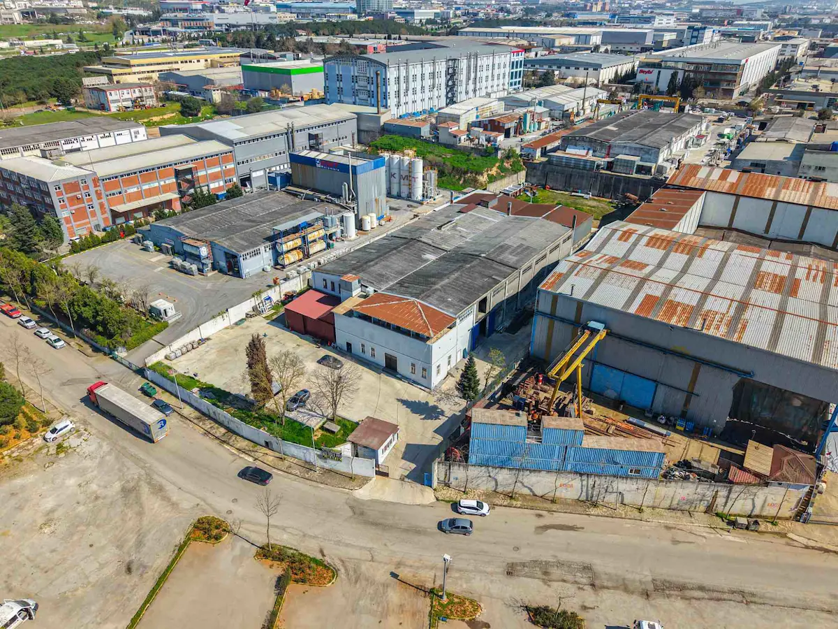 İSTANBUL DERİ OSB KİRALIK 5.000 M² TAŞINMAYA HAZIR FABRİKA