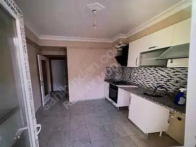 YAYLAPINARI CADDESİ ATEŞ ÇİÇEGİ SOKAK 2+1 KİRALIK DAİRE