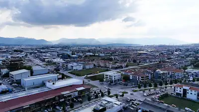 SAKARYA/ERENLER ANA CADDE ÜZERİNDE KİRALIK PLAZA KATI