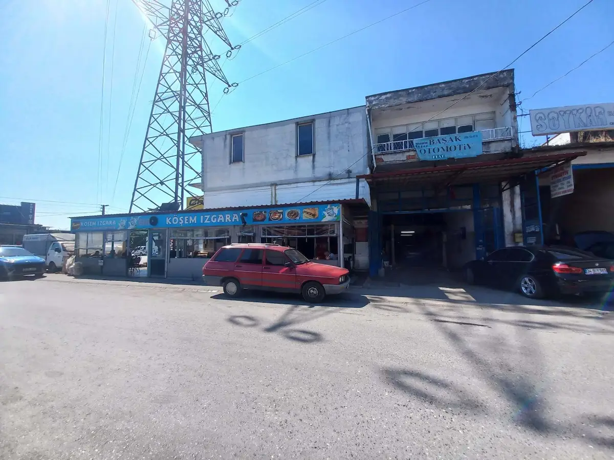 REMAX MAVI-MODERN SANAYI ANA CADDEYE 2.DÜKKAN 200 M² 2 KATLI