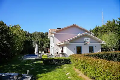RİVADA ORMANLA İÇ İÇE, 1.200 M² KAPALI ALANLI SATILIK MALİKÂNE