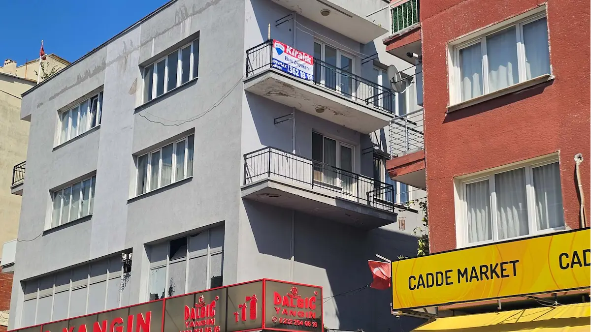 İZMİR BUCA HÜRRİYET MAHALLESI 3+1 KİRALIK DAİRE