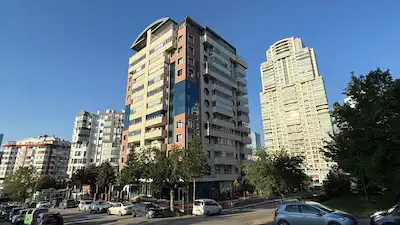 ÇANKAYA/ÇUKURAMBAR’DA TERAS HAVUZLU KİRALIK 4+2 DUBLEKS DAİRE