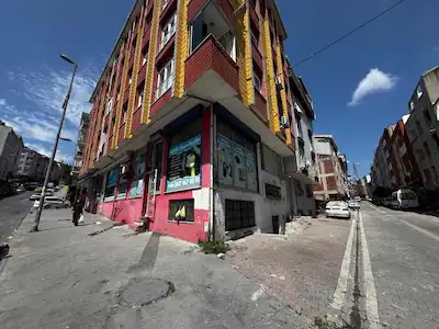 ESENYURT MERKEZ’DE KİRACILI, KAT MÜLKİYETLİ TAPULU SATILIK DÜKKAN/ MAĞAZA | KREDİ & TAKAS UYGUN